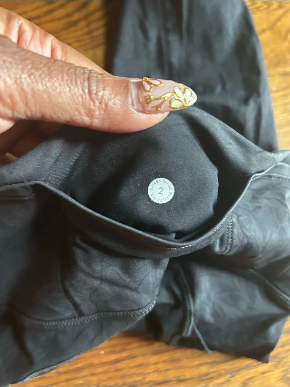 Lululemon Size 2 Black Textured Capri Leggings High Rise Side Pocket 19” Inseam